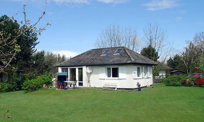 Goting House | Beach house with fireplace bungalow
