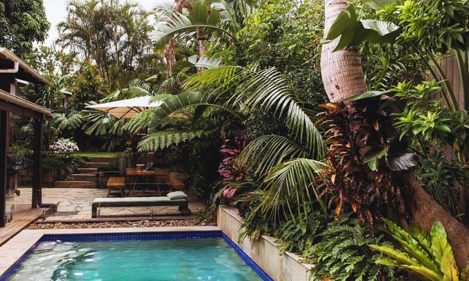 Byron Bay House | Beach Jungle - Hot Tub, Firepit & Pool in Beachside Oasis