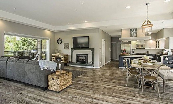 South Central House | beach lakefront escape