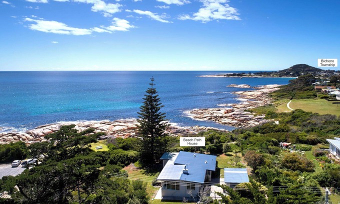 Bicheno House | Beach Path House - Freycinet Holiday Houses