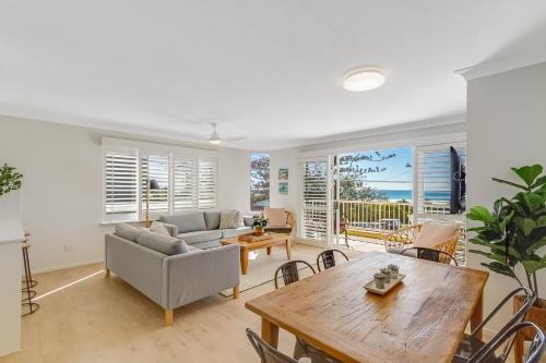 Bilinga Apartment | Beach Pines 5