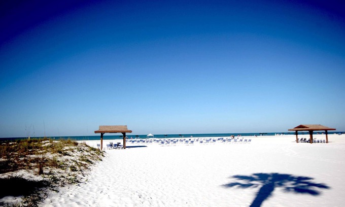 Aloha Kai Villa | Beach & Poolside Paradise on Siesta Key
