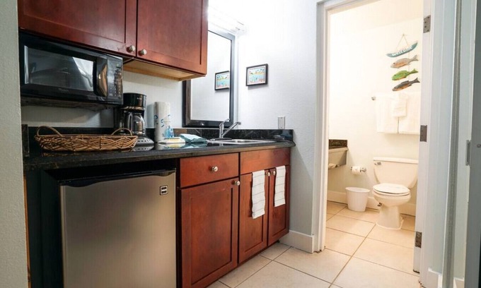 Ruskin Condo | Beach Resort Studio - Sleeps 4- Access to all Restaurants & Amenities!