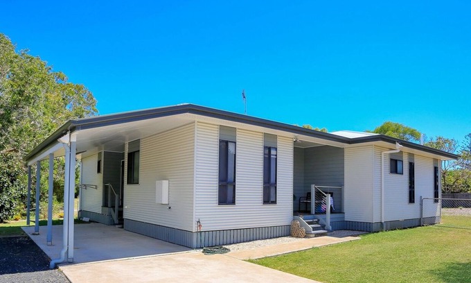 Woodgate House | Beach Retreat at Woodgate Beach