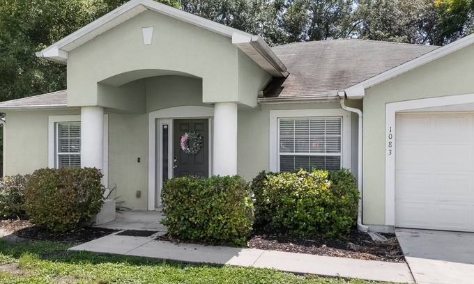 Sebastian Highlands House | Beach Retreat - Pet friendly - 10 min from beach