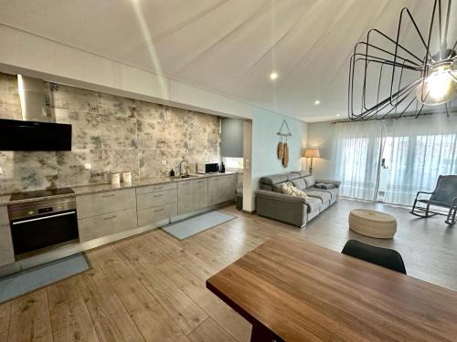 Torres Vedras Apartment | Beach Retreat