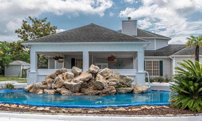 Gulf Shores House | Beach short drive - Pool - Hot Tub K/Q, 2 BA, Sleeps 4 in beds- Ground Floor