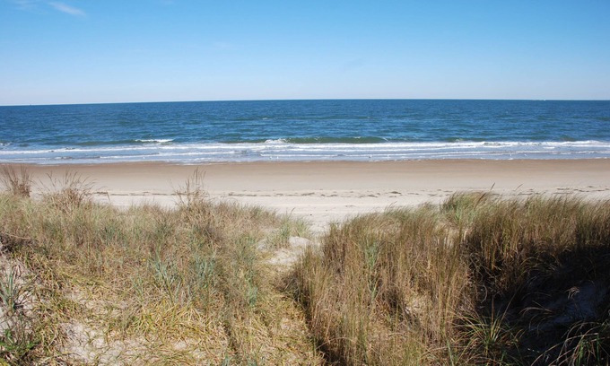 Cottage Line Condo | Beach Side Hideaway 1 Bedroom Condo by RedAwning