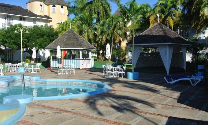Ocho Rios Hotel | Beach Studio 9