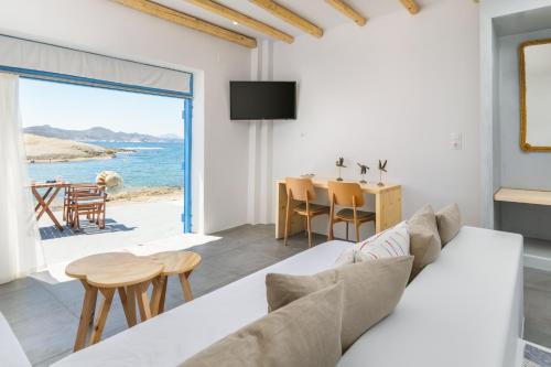 Milos Apartment | Beach Suite Syrma