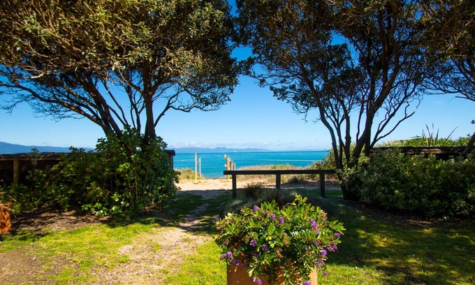 Tata Beach Cottage | Beach Tata - Golden Bay Bach (Tata Beach)