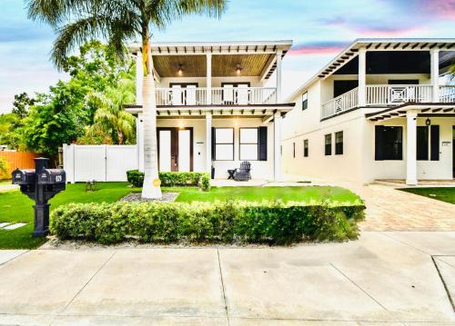 Gillespie Park House | Beach-town Pet-Friendly Downtown Home @ 10 acre Park-629