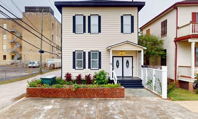 Galveston House | Beach townhome with private patio, dog-friendly & great location