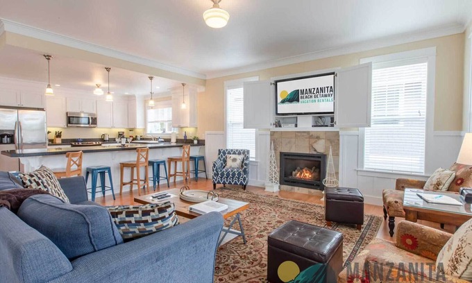 Manzanita House | Beach Vacationer`s Paradise! Beautiful home with an open floor plan.