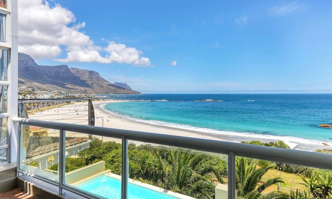 Camps Bay Villa | Beach Villa 1 - Large villa on Camps Bay Beach