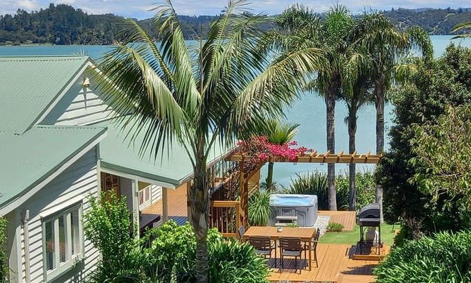 Russell Villa | Beach Villa - Fully air conditioned - Spa & private beach