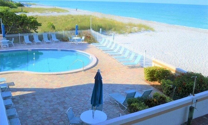 Longboat Key Condo | Beachcomber unit 204