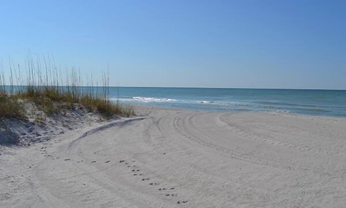 Longboat Key Condo | Beachcomber unit 405