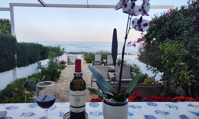 Cala Panizo House | Beachfront house, in front of the sea, in a quiet village - Wifi