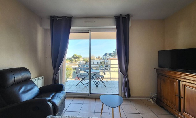 Saint-Brevin-les-Pins Apartment | Beachfront Getaway: Cozy Apartment for 2, Close to Shops & Attractions