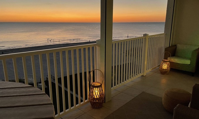 Redington Shores Condo | Beachfront 2 bedroom/2 bath monthly rental on Redington Shores