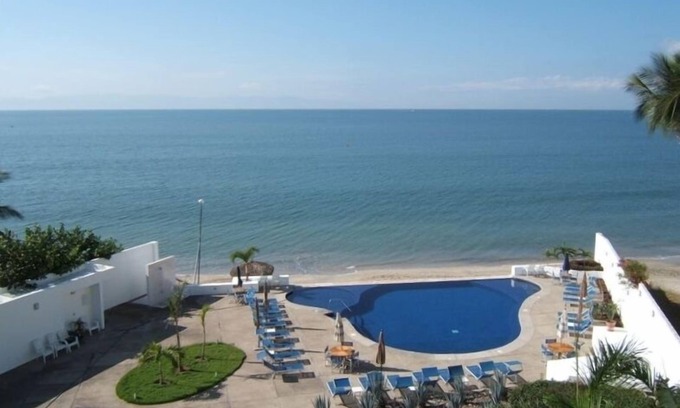 Bucerias Condo | Beachfront 2 BR/2 BA Condo Del Mar with Pool at Colibri!
