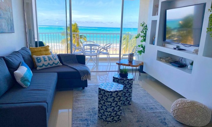 Isla Verde Apartment | Beachfront 2b/2b King Bed Isla Verde Parking