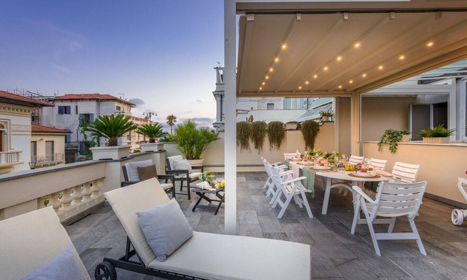 Viareggio Apartment | Beachfront 3 Bedrooms Apartment with Terrace in Viareggio