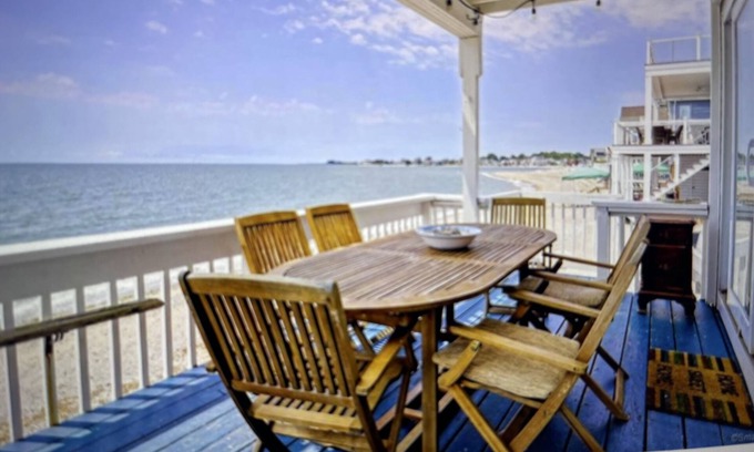 Milford House | Beachfront 3-bedroom vacation home just 14 minutes from Yale University