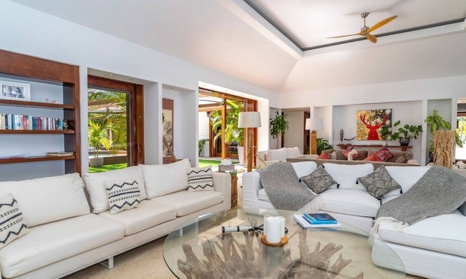 Anse de Lorient Villa | Beachfront 7 BDRM Luxury Villa