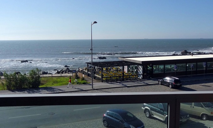 Canidelo Apartment | Beachfront apartment with spectacular sea views. (WILLOWERS)