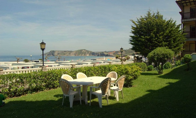 Comillas Apartment | Beachfront apartment with garden in Comillas