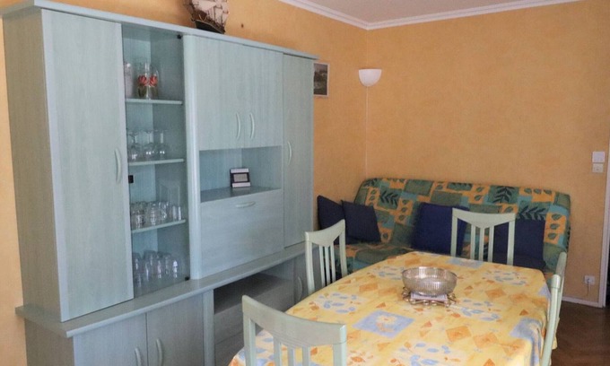 Pontaillac Apartment | Beachfront Apartment in Royan with Terrace and Garage - Sleeps 4