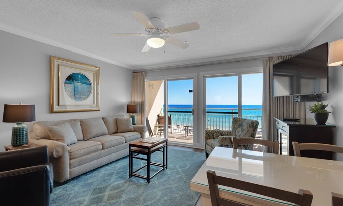 Crystal Beach Condo | BeachFront, Bch Svc, pool, wifi, Kitchen, grill