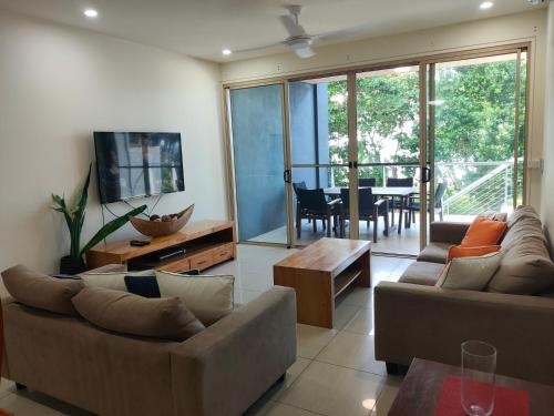 Mission Beach Apartment | Beachfront Beauty!