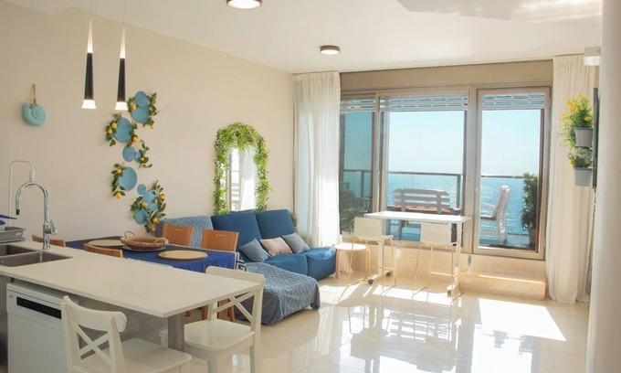 Netanya Apartment | Beachfront Bliss. 3 bedroom. Privacy