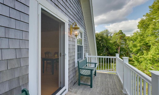 Brooklin Apartment | Beachfront Brooklin Studio with Private Balcony!