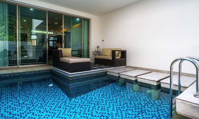 Rawai House | Beachfront Chocolate Pool Villa