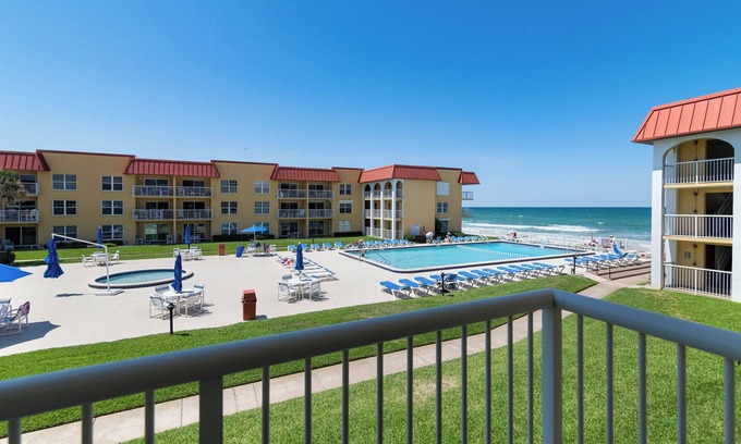 Point East Condo | BEACHFRONT CONDO 2/2nBeautiful views on the no Drive Beach