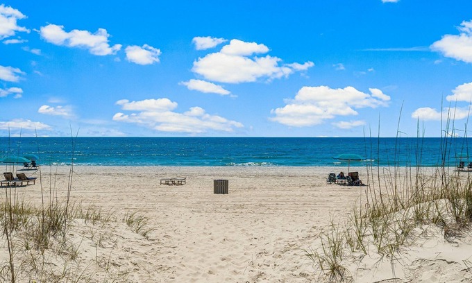 Sunnyside Condo | Beachfront Condo - Complimentary Beach Chair Service - Mar-Oct