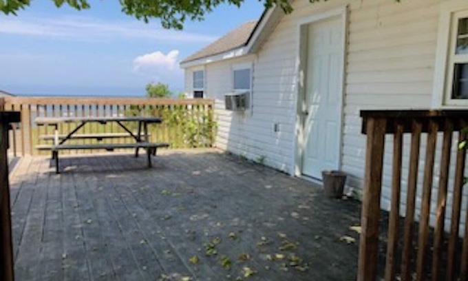 Wasaga Beach Cottage | BEACHFRONT COTTAGE IN WASAGA BEACH - SANDPIPER BEACH RESORT - COTTAGE # 9