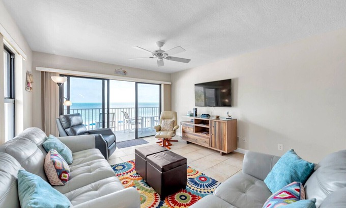 Indian Shores Condo | Beachfront End Unit 3-Bedroom with Wrap-Around Balcony