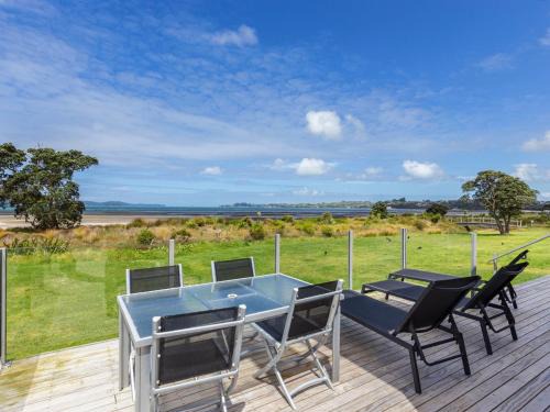 Snells Beach House | Beachfront Escape - Snells Beach Holiday Home