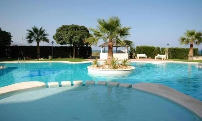 Coveta Fuma Apartment | BEACHFRONT/FIRST LINE-Fantastic apartment next to the beach. Sea view