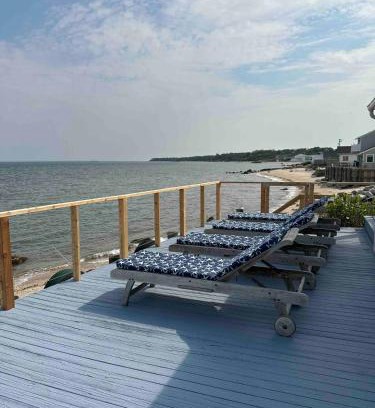 Greenport House | Beachfront Greenport Villa