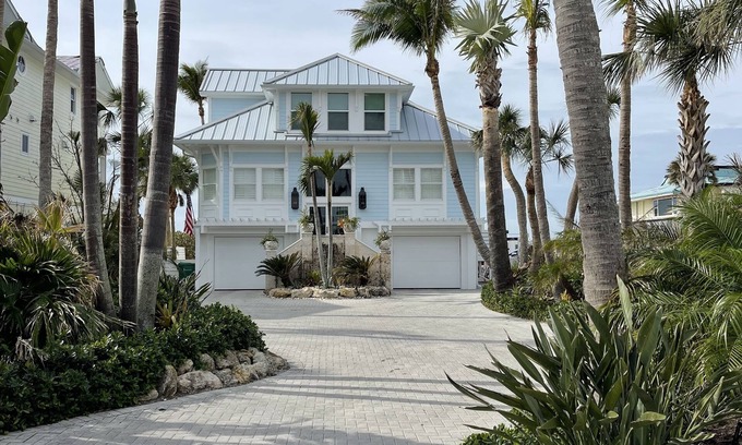 Boca Grande House | Beachfront home convenient to downtown Boca Grande