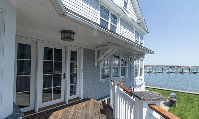 Pine Orchard House | Beachfront Home in Pine Orchard, Branford available for monthly or academic rent