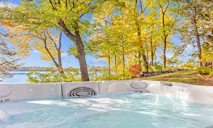 Chisago City House | Beachfront Lake Home with new Jacuzzi hot tub, 15 min to Taylors Falls