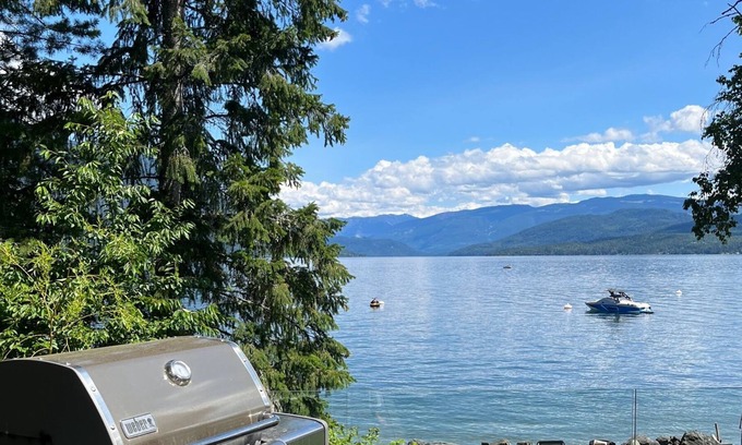 Eagle Bay House | Beachfront Lake House In Eagle Bay