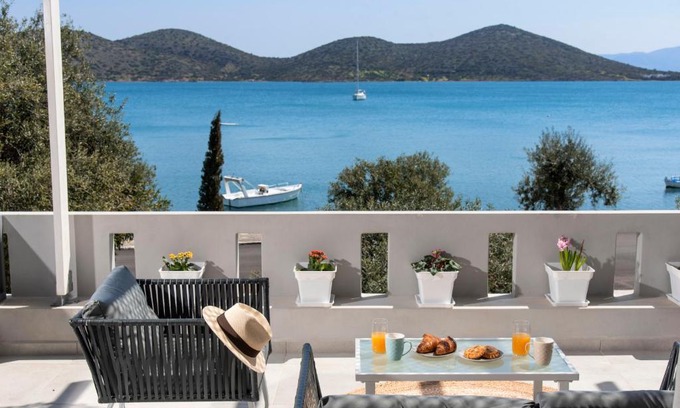 Mavrikiano House | Beachfront luxury villa with Stunning views 2bedroom WiFi